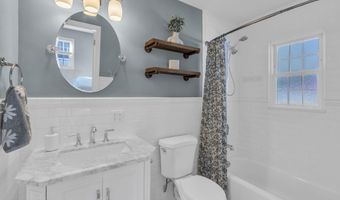 745 Halliard Ave, Beachwood, NJ 08722