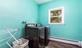44 Heritage Dr, Warwick, RI 02818