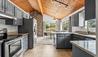 1179 N Main St, Ashland, OR 97520