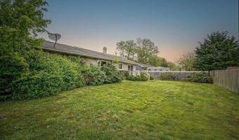 34 Bell St, Bayville, NJ 08721