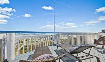 1879 BEACH Ave, Atlantic Beach, FL 32233