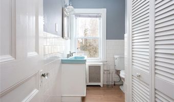 5 Cummings Rd, Newport, RI 02840