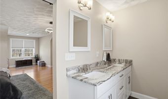 1268 Central Ave, Johnston, RI 02919