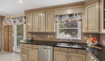 570 Forest Hills Pkwy, Bayville, NJ 08721