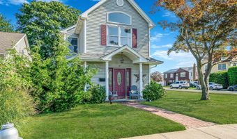 29 North Plz, Amity Harbor, NY 11701