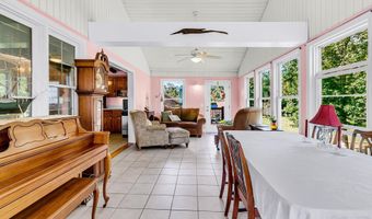 107 Jacks Ln, Bonneau, SC 29431