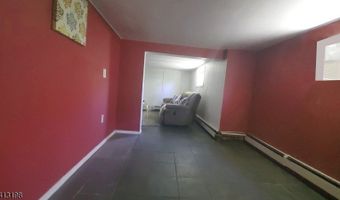 33 Garden Ave, Belleville, NJ 07109