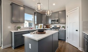 1011 Heimat Haus Dr, Grove City, OH 43123