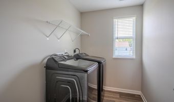 319 Honeysuckle St, Ashville, OH 43103