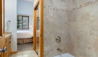 15 Highlands Ln 406, Beaver Creek, CO 81620