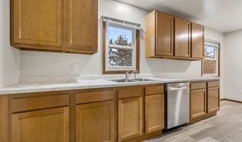 1726 SW 9th Ave, Aberdeen, SD 57401