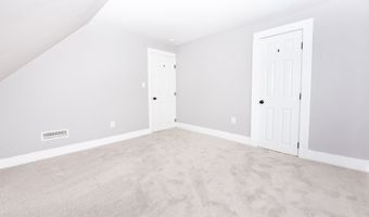 6 Crescent St, Ansonia, CT 06401