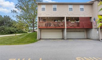 280 Carmel Woods Dr, Ballwin, MO 63021
