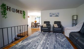 18 Meadowcrest Dr, Cumberland, RI 02864