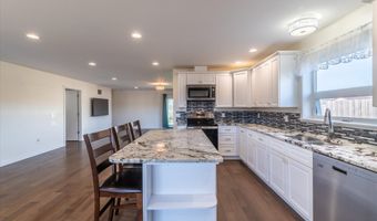 937 Carter St SW, Bandon, OR 97411