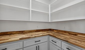 1165 Duke Dr, Bauxite, AR 72011
