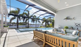 825 MANNS HARBOR Dr, Apollo Beach, FL 33572