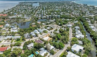 136 CRESCENT Dr, Anna Maria, FL 34216