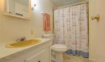 912 Oriole Cir, Barefoot Bay, FL 32976