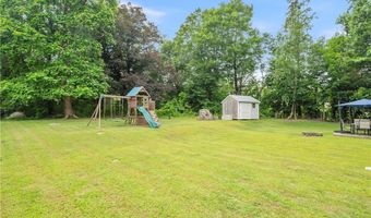 96 Dexter Rd, Scituate, RI 02857