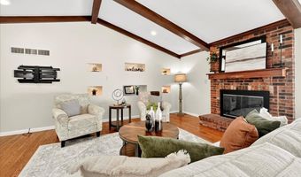 701 Kehrs Mill Rd, Ballwin, MO 63011