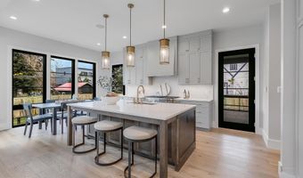 809 N KENMORE St, Arlington, VA 22201