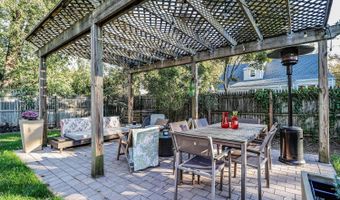 82 Kempson Pl, Metuchen, NJ 08840