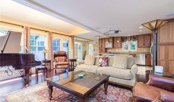 137 Narragansett Ave, Jamestown, RI 02835