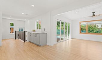 4512 SE GARRETT Cir, Milwaukie, OR 97222