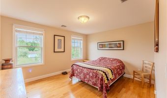 111 Middle St, North Kingstown, RI 02852