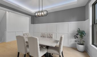 414 N MONROE St, Arlington, VA 22201