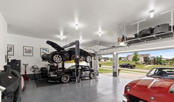 604 Meadow Rd, Adel, IA 50003