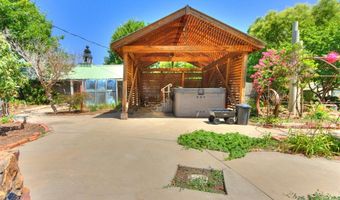 1928 W Idaho St, Chickasha, OK 73018
