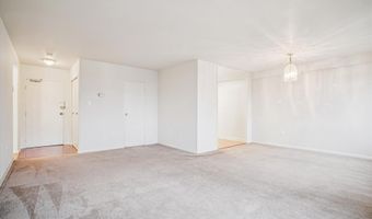 6631 WAKEFIELD Dr 319, Alexandria, VA 22307