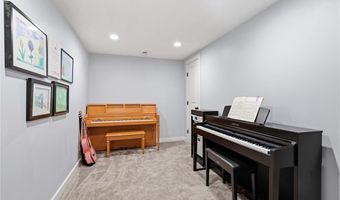 13901 Leavenworth Rd, Basehor, KS 66007