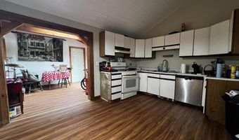 6 Davis Dr, Barnstead, NH 03225