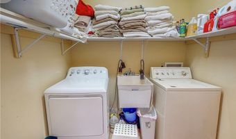 5696 Steubenville Rd SE, Amsterdam, OH 43903