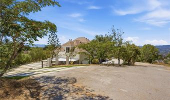 1094 Hillcrest View Ln, Fallbrook, CA 92028