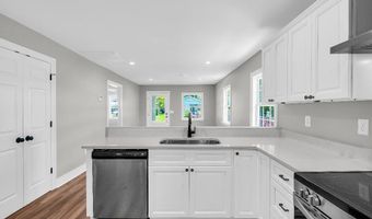406 Easterbrook St, Bay St. Louis, MS 39520