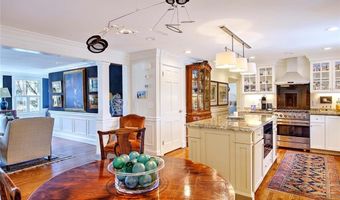 22 Lantern Ln, Barrington, RI 02806
