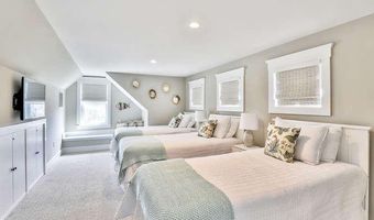 45 Strickland St, Bay Head, NJ 08742