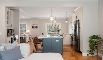 105 Hunting Hill Dr, Cumberland, RI 02864