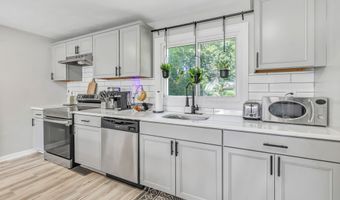14 N Coe Ln, Ansonia, CT 06401