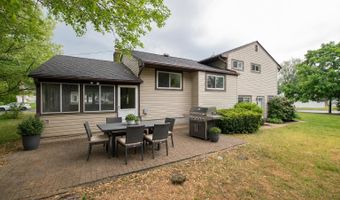 540 Sherman Ave, Belford, NJ 07718