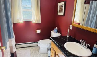 206 W Cobble Hill Rd, Barre, VT 05641