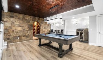 30 Lenihan Ln, East Greenwich, RI 02818