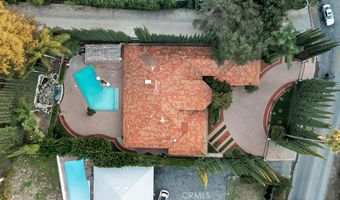 4446 Hayvenhurst Ave, Encino, CA 91436