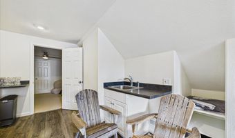 2700 Meadow Creek Way, Arcata, CA 95521