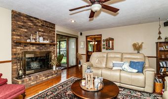 2133 Polk Dr, Ames, IA 50010