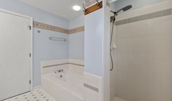 2418 Meadowridge Ct, Ann Arbor, MI 48105